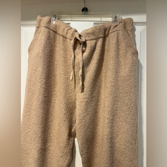 NEW Barefoot dreams beige ecochic jogger pants - Picture 5 of 6